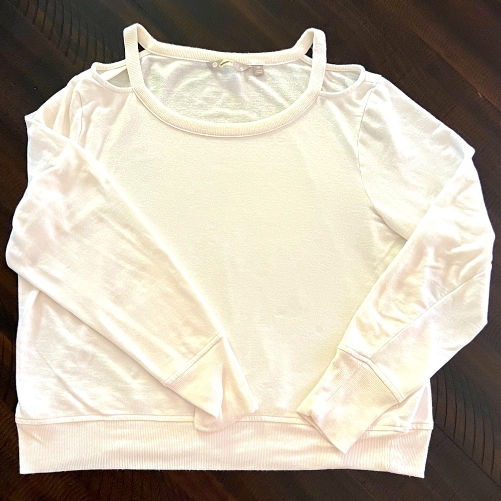 Athleta sweater with shoulder cut outs. Petite Large